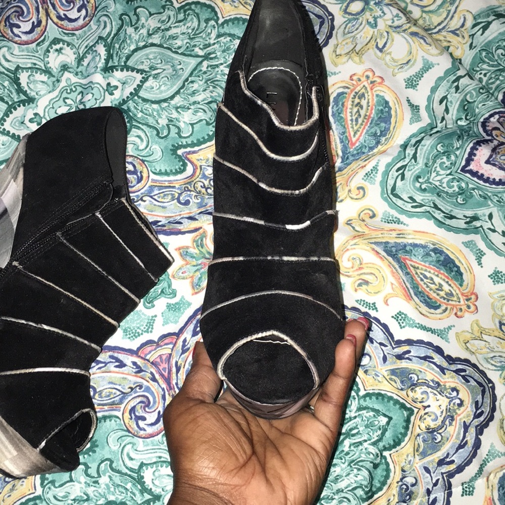 Heels - Picture 2 of 2